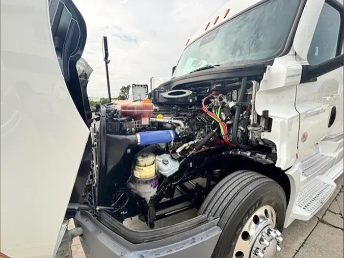 2023 Freightliner Cascadia 126