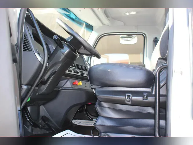 2023 Kenworth T880049f68ab9c81a458b214b514bedcac7d