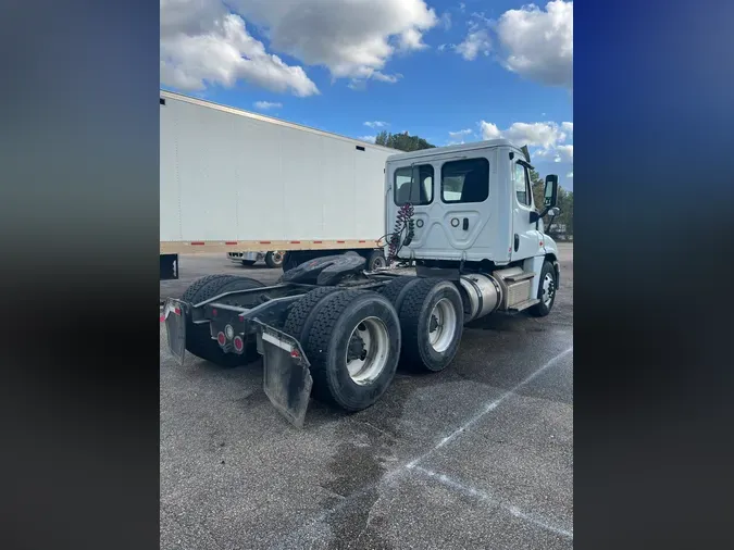 2020 FREIGHTLINER/MERCEDES CASCADIA 125