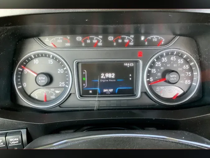 2019 INT LT625 6x4