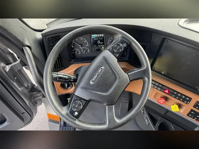 2021 FREIGHTLINER CA126