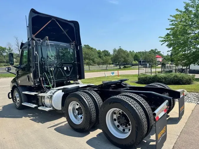 2020 Freightliner Cascadia