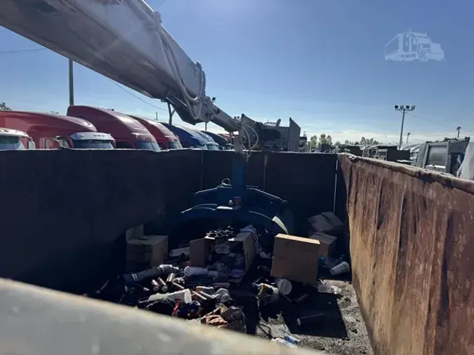 2004 FREIGHTLINER FL70