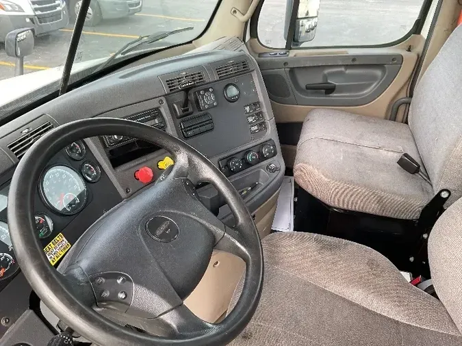 2017 Freightliner X12564ST