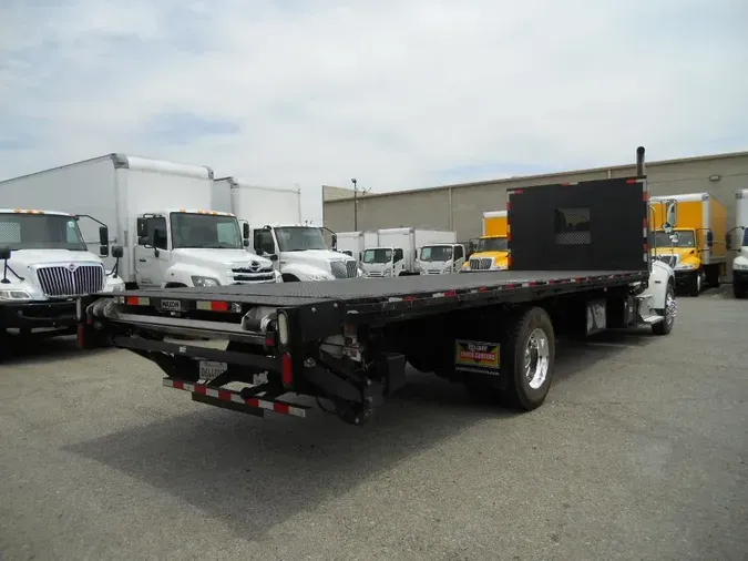 2016 Peterbilt 337