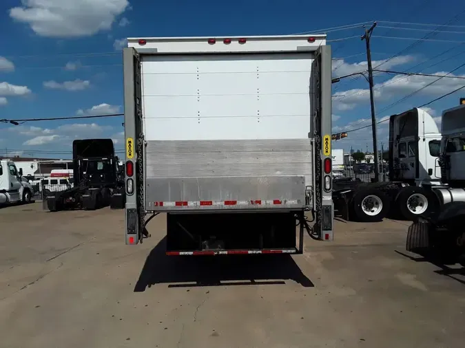 2019 FREIGHTLINER M2 106