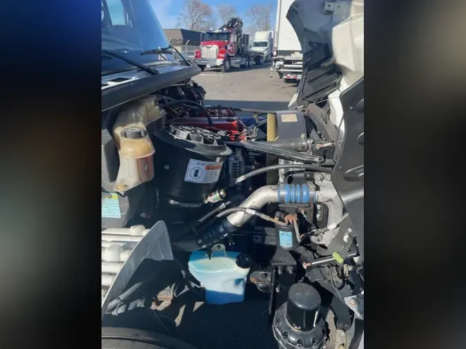 2018 FREIGHTLINER/MERCEDES M2 106