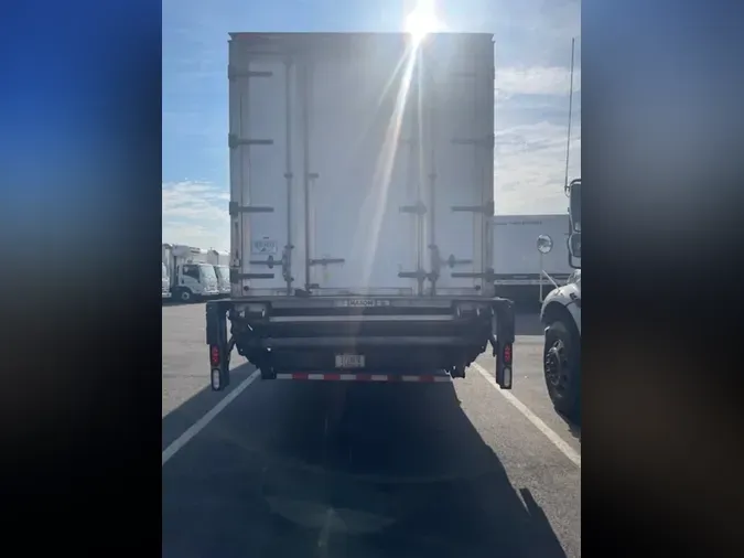 2018 FREIGHTLINER M2 106