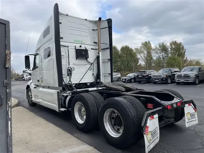 2021 VOLVO VNL64T760