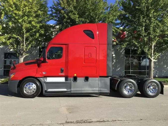 2020 FREIGHTLINER CASCADIA