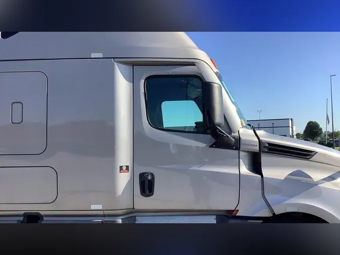 2023 Freightliner Cascadia 12604b8b0780aff373a9dc80197de1fdea3