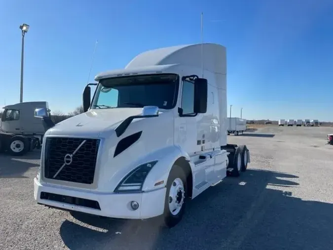 2019 VOLVO VNR64T640