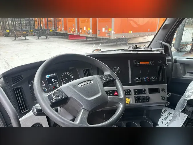 2021 Freightliner Cascadia 126