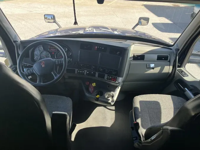 2022 Kenworth T680