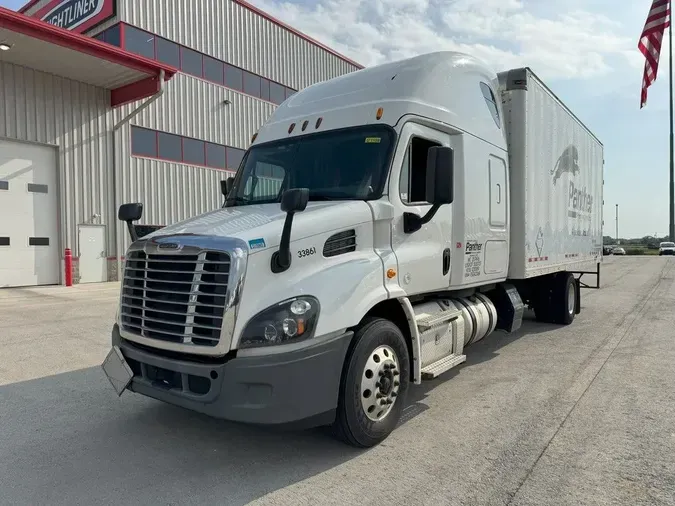 2015 Freightliner CASCADIA 113