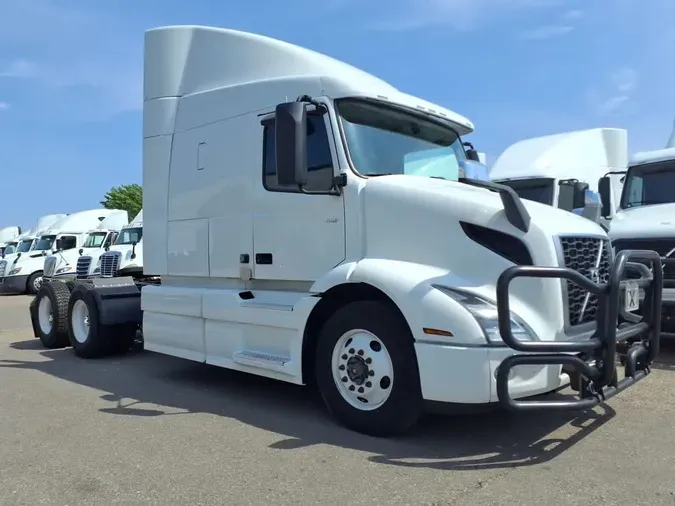 2020 VOLVO VNR64T-640