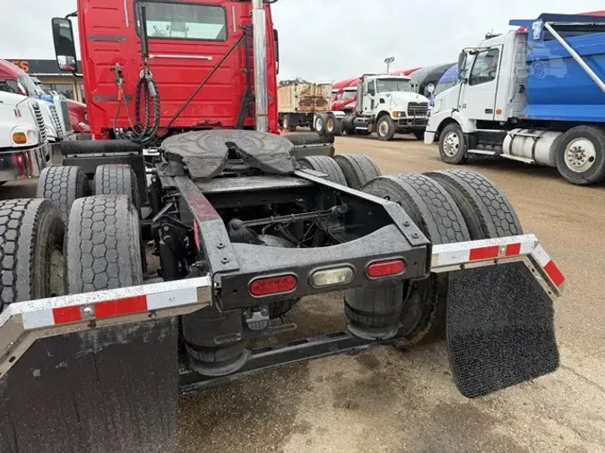 2013 VOLVO VNL64T300