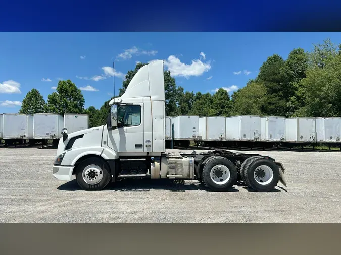 2016 Volvo VNL300