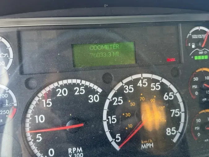 2016 FREIGHTLINER M2 106