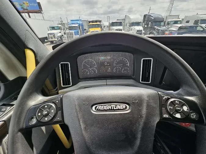 2021 FREIGHTLINER CASCADIA CA126