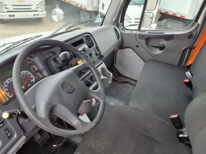 2019 FREIGHTLINER M2 106
