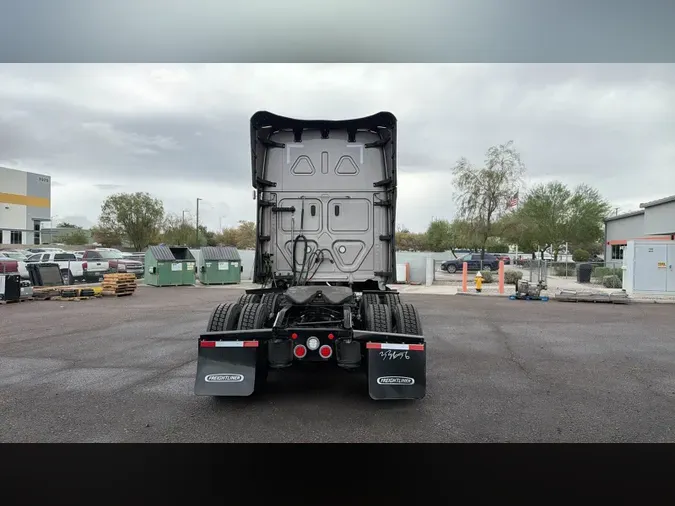 2025 Freightliner Cascadia 126