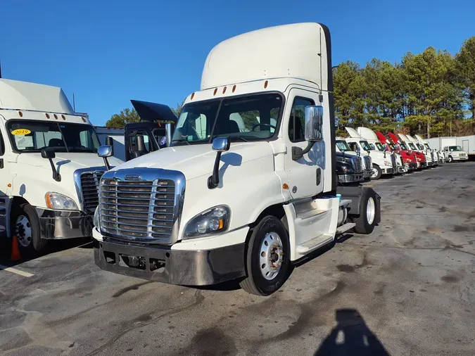 2016 FREIGHTLINER/MERCEDES CASCADIA 125