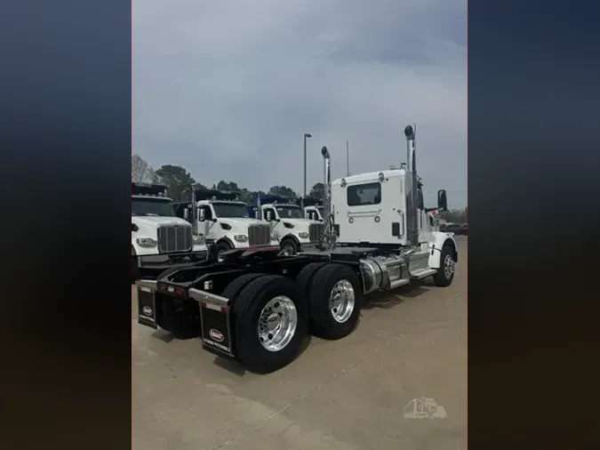 2027 PETERBILT 567