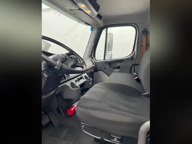 2018 FREIGHTLINER/MERCEDES M2 106