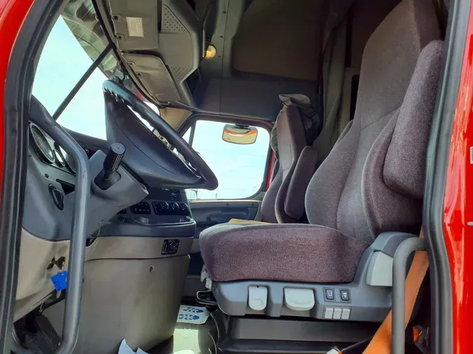 2019 FREIGHTLINER/MERCEDES CASCADIA 125