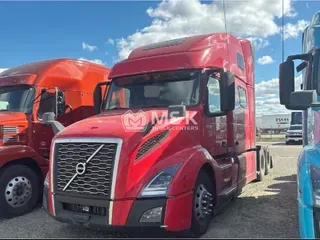 2023 VOLVO VNL64T860