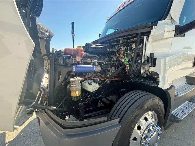 2020 Freightliner Cascadia 126