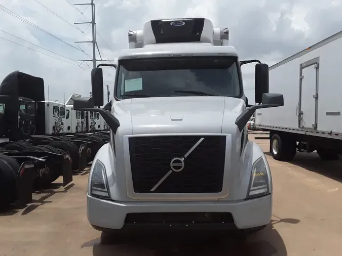 2020 VOLVO VNR42-640
