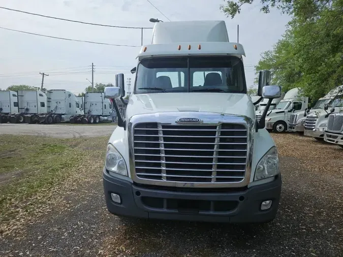 2019 FREIGHTLINER/MERCEDES CASCADIA 125