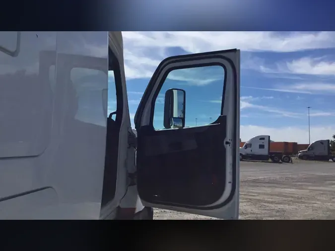 2022 Freightliner Cascadia 12604e9d0294c96e4d8ed56ca8aec61045c
