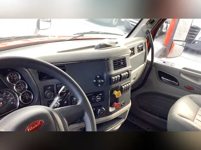 2021 Peterbilt 579