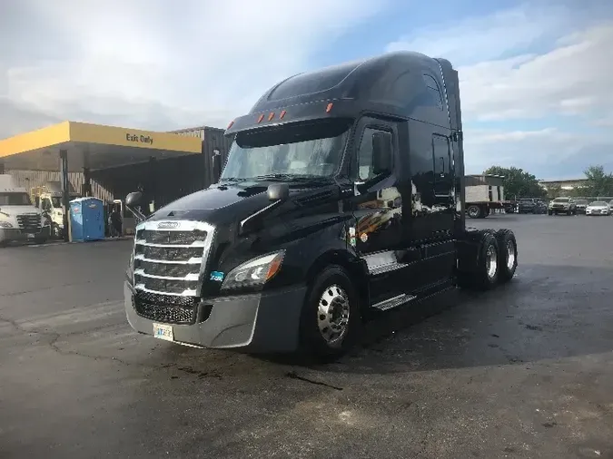 2019 Freightliner T12664ST