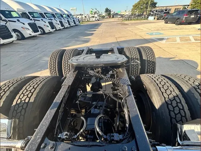 2020 Freightliner Cascadia 126