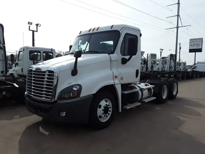 2019 FREIGHTLINER/MERCEDES CASCADIA 12504ee22b500b5dd94bc6ada033b138688