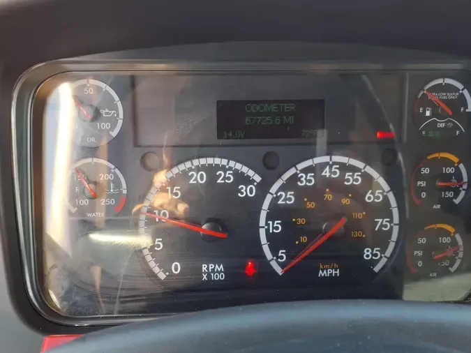 2018 FREIGHTLINER/MERCEDES M2 106