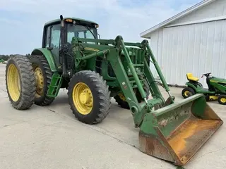 2009 John Deere 7330