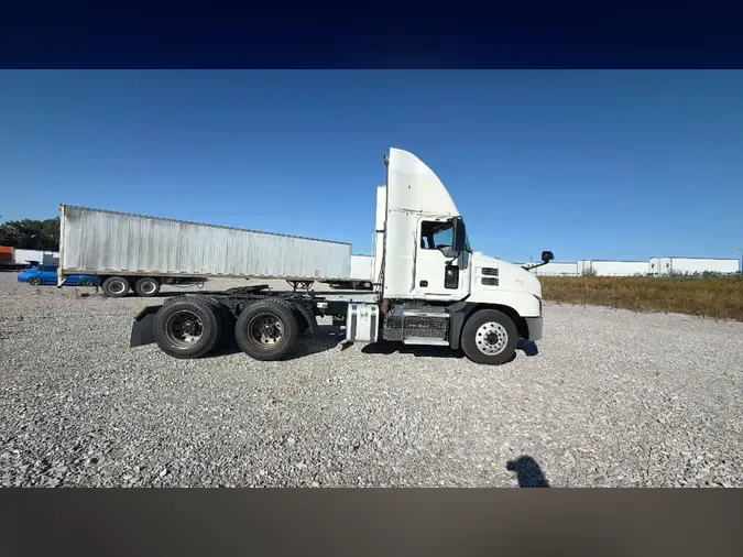 2020 Mack Anthem04f16b08c9e83245c81e04613336f675