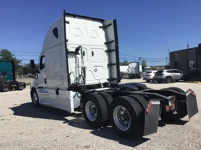 2021 FREIGHTLINER CA126