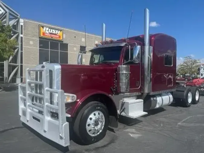 2021 Peterbilt 389