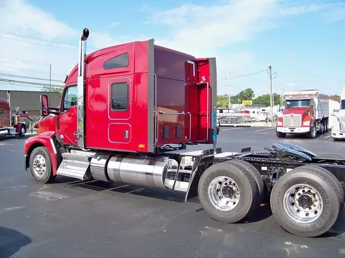 2025 Kenworth T680