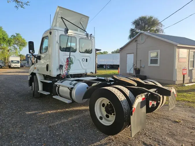 2019 FREIGHTLINER/MERCEDES CASCADIA 11304f8da43926d3b00c3d89770090367ce