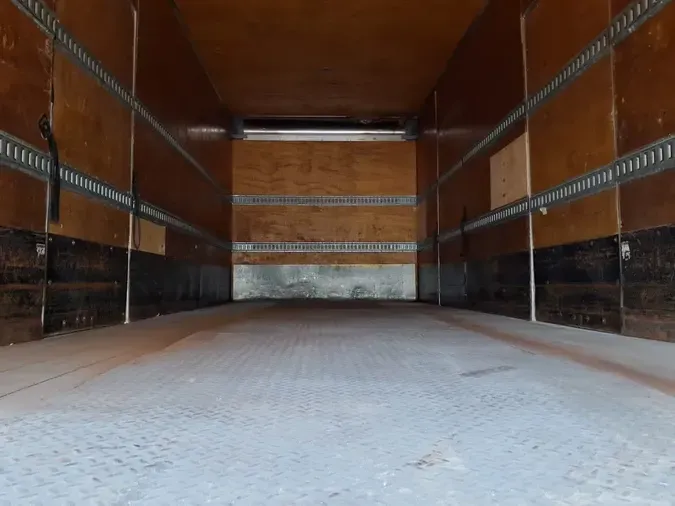 2016 FREIGHTLINER M2 106