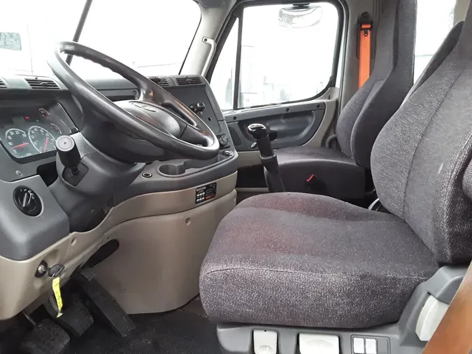 2015 FREIGHTLINER/MERCEDES CASCADIA 113