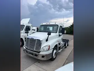 2017 FREIGHTLINER/MERCEDES CASCADIA 125