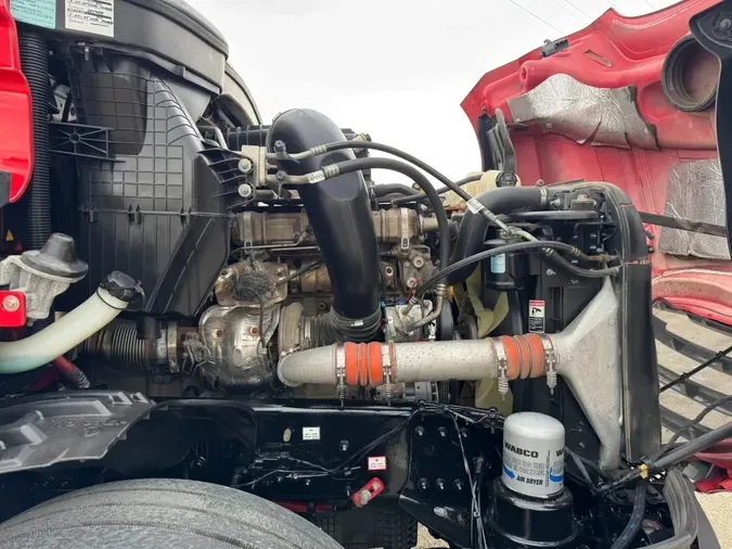 2022 FREIGHTLINER Cascadia 126